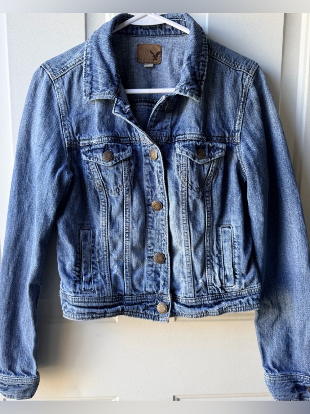 American Eagle Women’s Medium Denim Jacket Blue Jean Jacket Cropped Button Front
